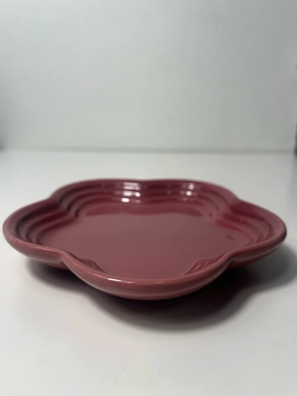 Le Creuset Stoneware Flower Petal Scalloped Trinket Dish Plate Tray